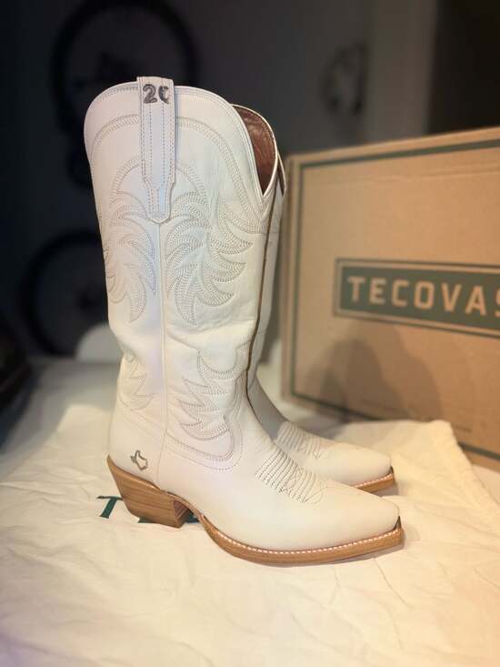 Tecovas Shoes - Tecovas The Annie Snip Toe Cowgirl Boots in Bone Sz 6,5 reg